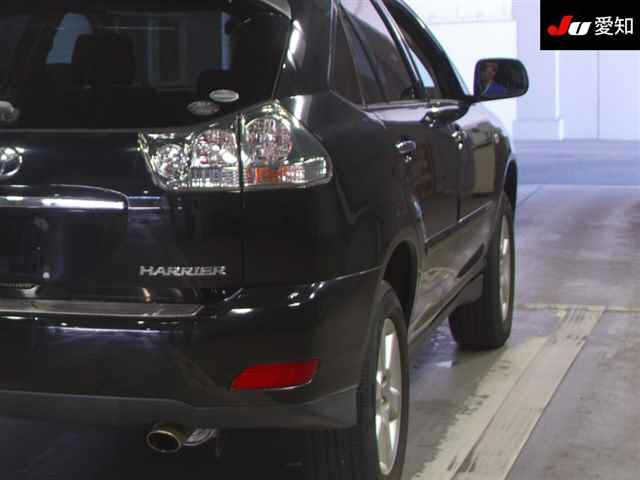 TOYOTA HARRIER 2011