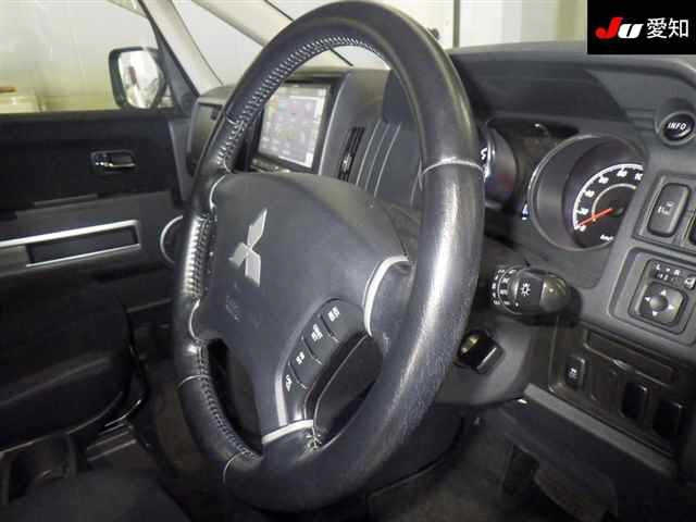 MITSUBISHI DELICA D5 2017