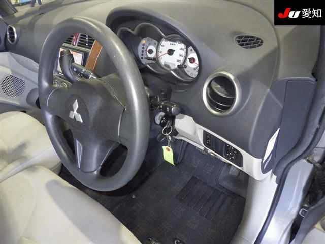 MITSUBISHI COLT PLUS 2011