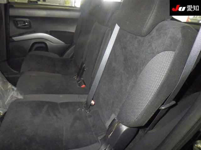MITSUBISHI OUTLANDER 2010