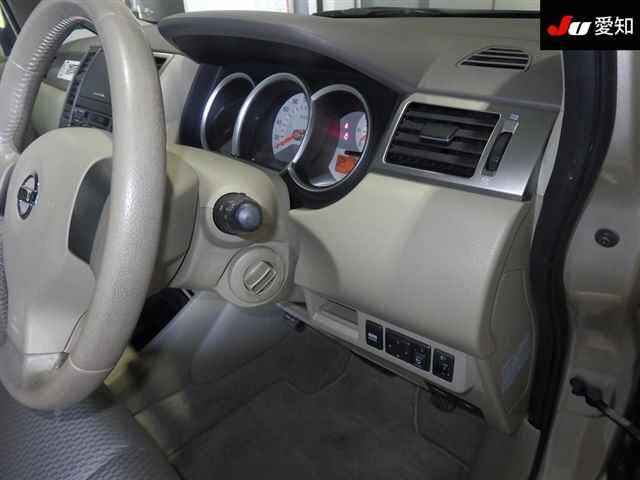 NISSAN TIIDA 2011
