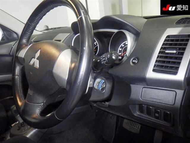 MITSUBISHI OUTLANDER 2010