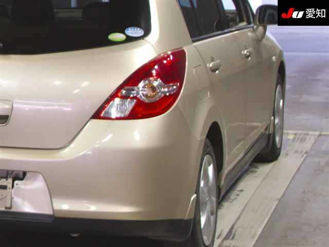NISSAN TIIDA 2011