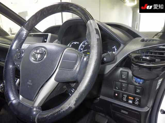 TOYOTA ESQUIRE 2017