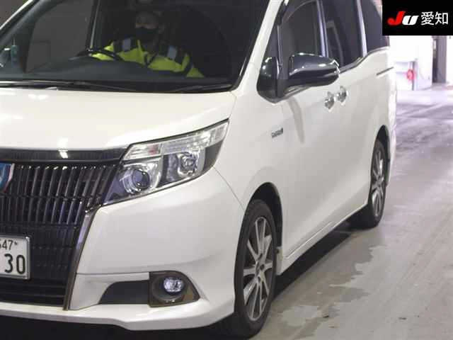 TOYOTA ESQUIRE 2017