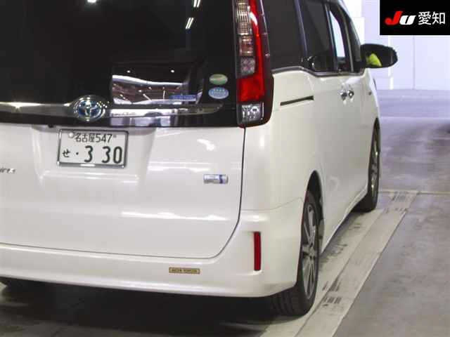 TOYOTA ESQUIRE 2017