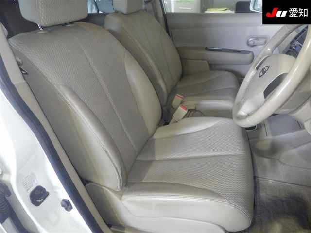 NISSAN TIIDA 2010