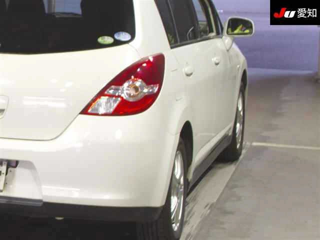NISSAN TIIDA 2010
