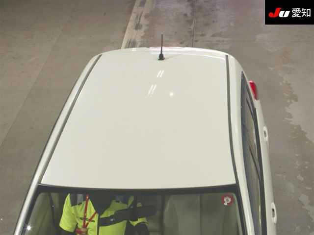 NISSAN TIIDA 2010