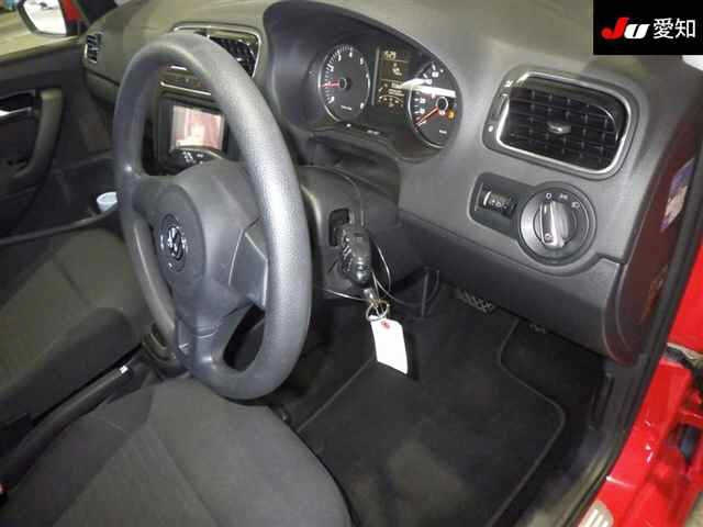 VOLKSWAGEN POLO 2011