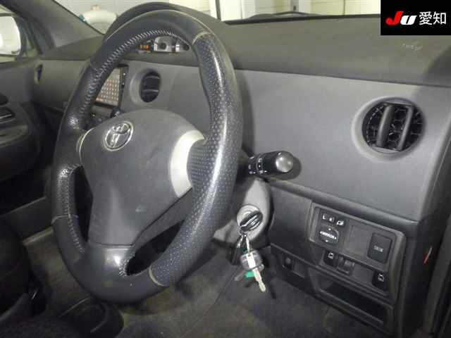 TOYOTA SIENTA 2012