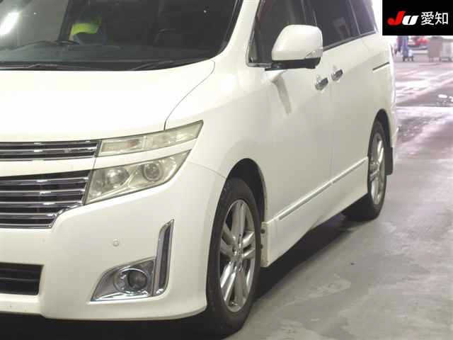 NISSAN ELGRAND 2010