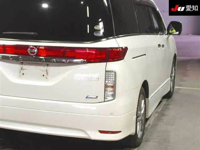 NISSAN ELGRAND 2010