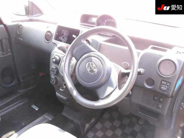 TOYOTA SPADE 2013