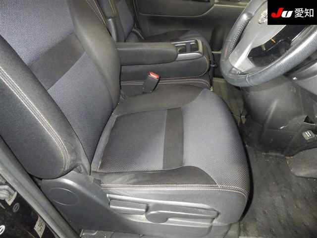 NISSAN SERENA 2010