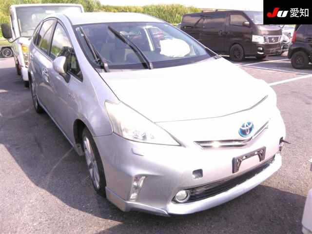 TOYOTA PRIUS ALPHA 2011