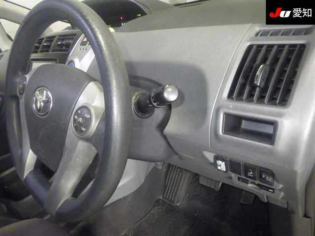 TOYOTA PRIUS ALPHA 2012