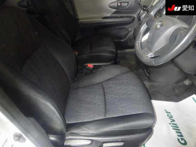 TOYOTA WISH 2011