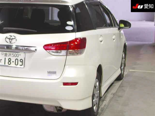 TOYOTA WISH 2011