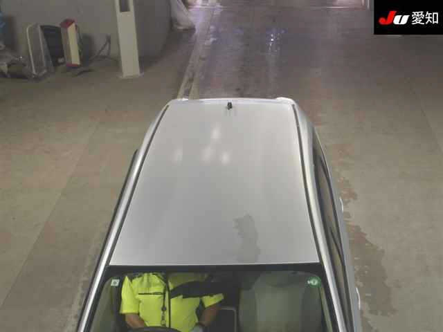 TOYOTA PRIUS ALPHA 2011