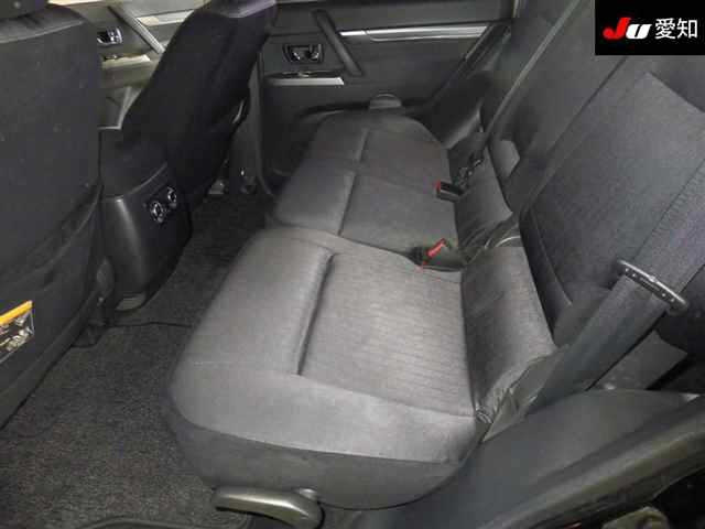 MITSUBISHI PAJERO 2014