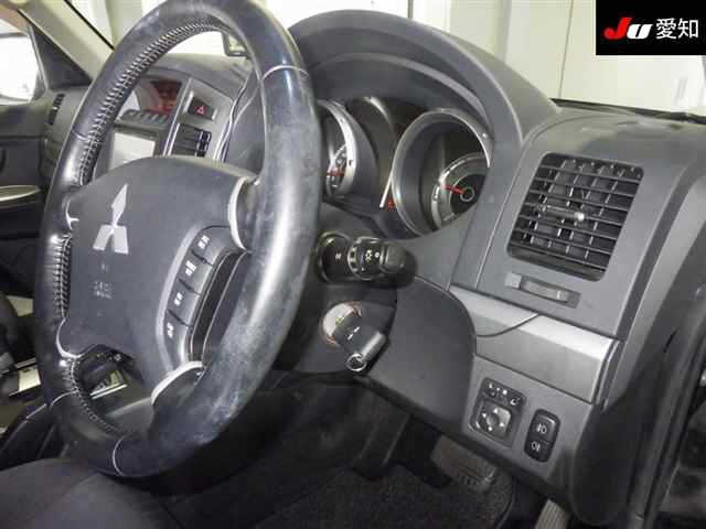 MITSUBISHI PAJERO 2014