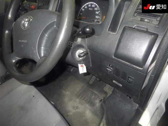 TOYOTA TOWN ACE VAN 2011