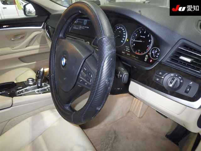 BMW 5 SERIES 2012