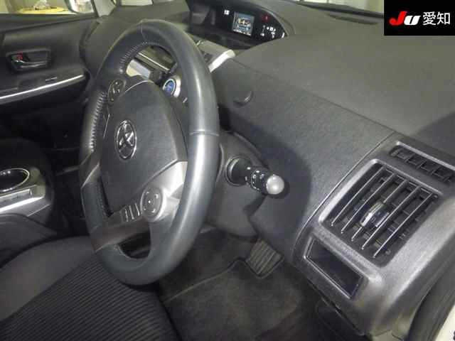 TOYOTA PRIUS ALPHA 2020