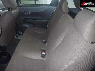 TOYOTA VITZ 2011