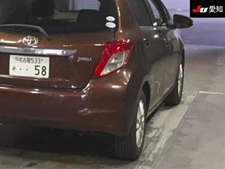 TOYOTA VITZ 2011