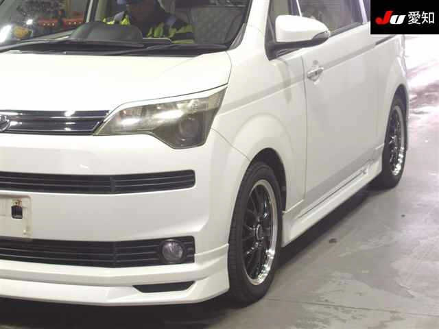 TOYOTA SPADE 2012