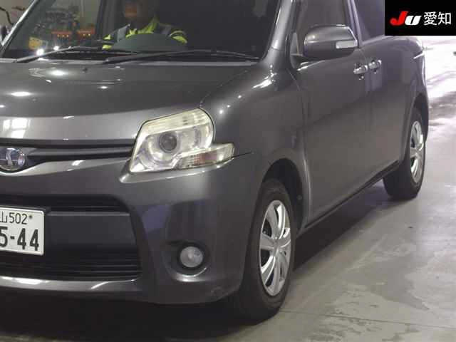 TOYOTA SIENTA 2013