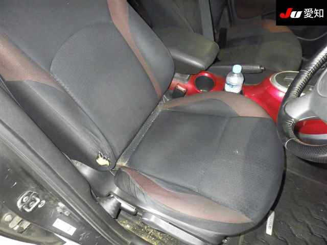 NISSAN JUKE 2012