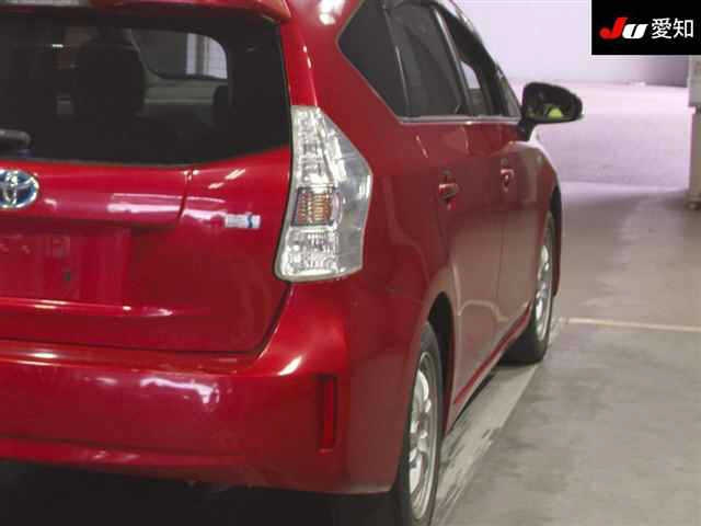 TOYOTA PRIUS ALPHA 2013