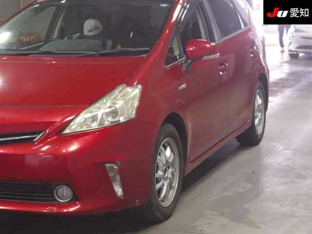 TOYOTA PRIUS ALPHA 2013