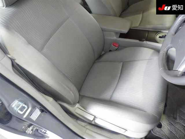 TOYOTA PREMIO 2013