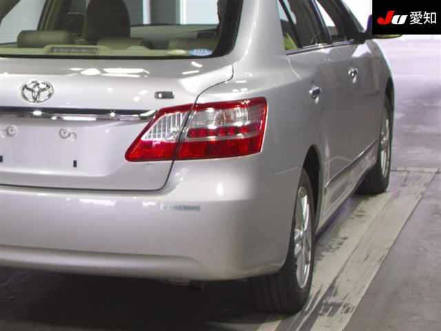 TOYOTA PREMIO 2013