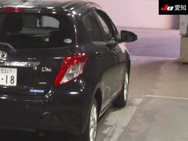 TOYOTA VITZ 2013