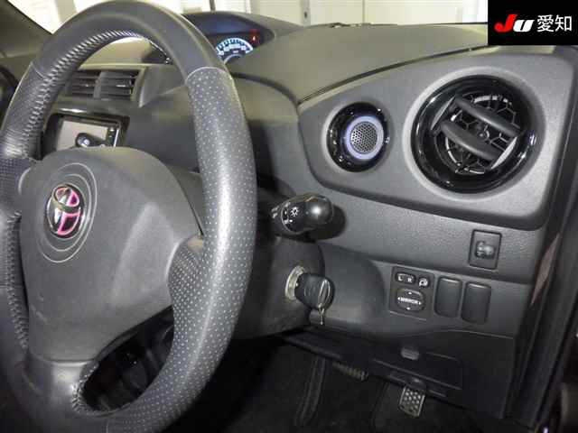 TOYOTA BB 2013