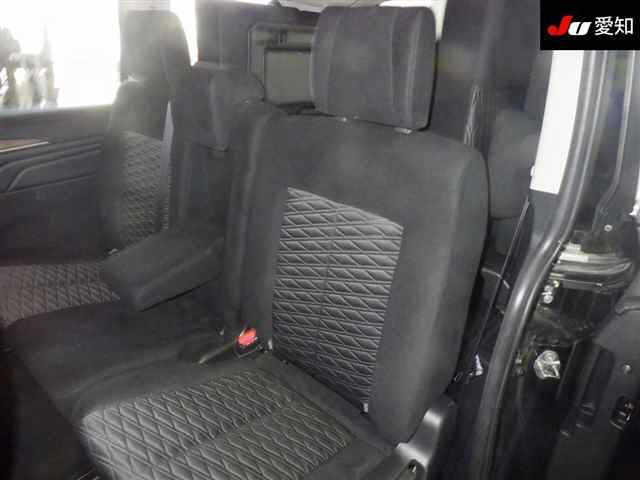 MITSUBISHI DELICA D5 2023