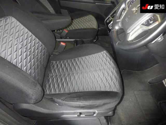MITSUBISHI DELICA D5 2023