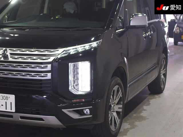 MITSUBISHI DELICA D5 2023