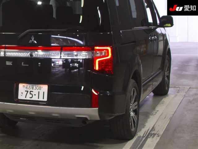 MITSUBISHI DELICA D5 2023