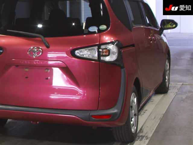 TOYOTA SIENTA 2016