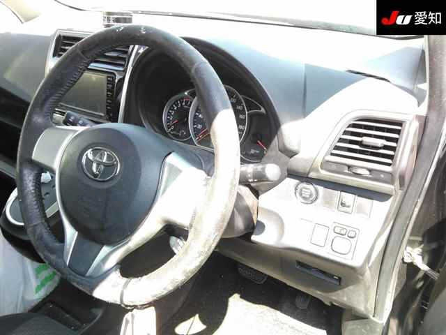 TOYOTA RACTIS 2015