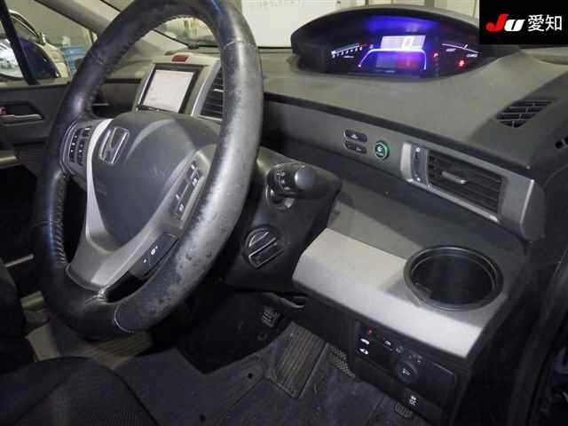 HONDA FREED 2011
