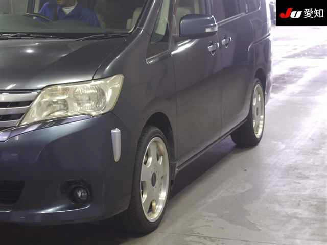 NISSAN SERENA 2011