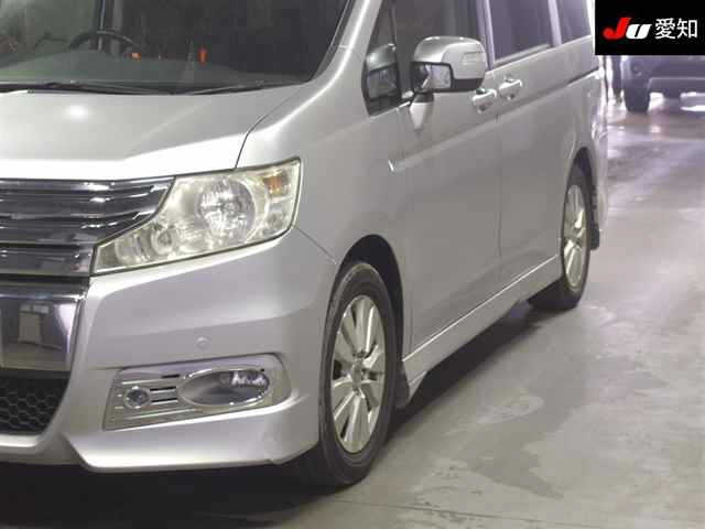 HONDA STEP WAGON 2011