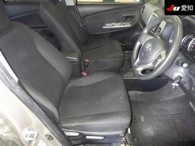 TOYOTA VITZ 2015
